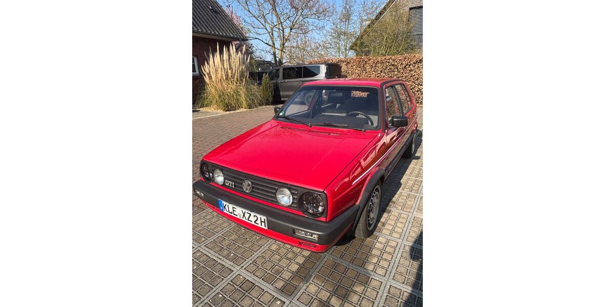 VW Golf 95.000 km 6.499 &euro; Wachtendonk 47669