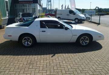 Pontiac Firebird 200.900 km 13.750 &euro; Wesel 46485