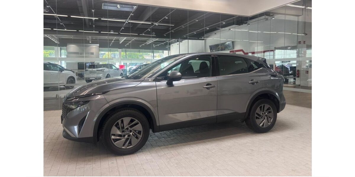 Nissan Qashqai 15.852 km 26.420 &euro; Duisburg 47167