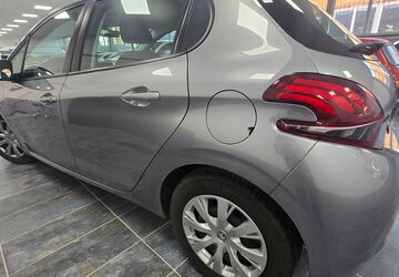Peugeot 208 62.300 km 7.900 &euro; Neuss 41469