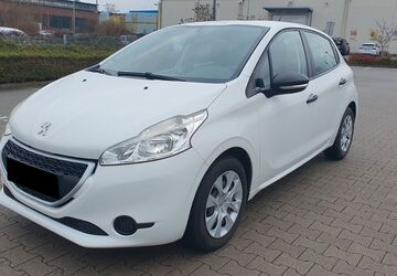 Peugeot 208 98.000 km 3.100 &euro; Krefeld 47804