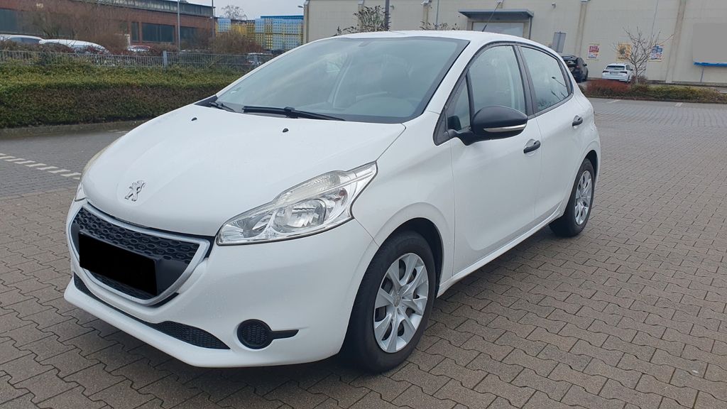Peugeot 208 98.000 km 3.100 &euro; Krefeld 47804