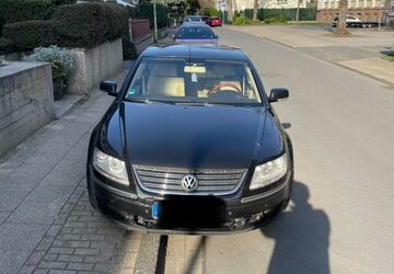 VW Phaeton 235.632 km 1.800 &euro; Essen 45327
