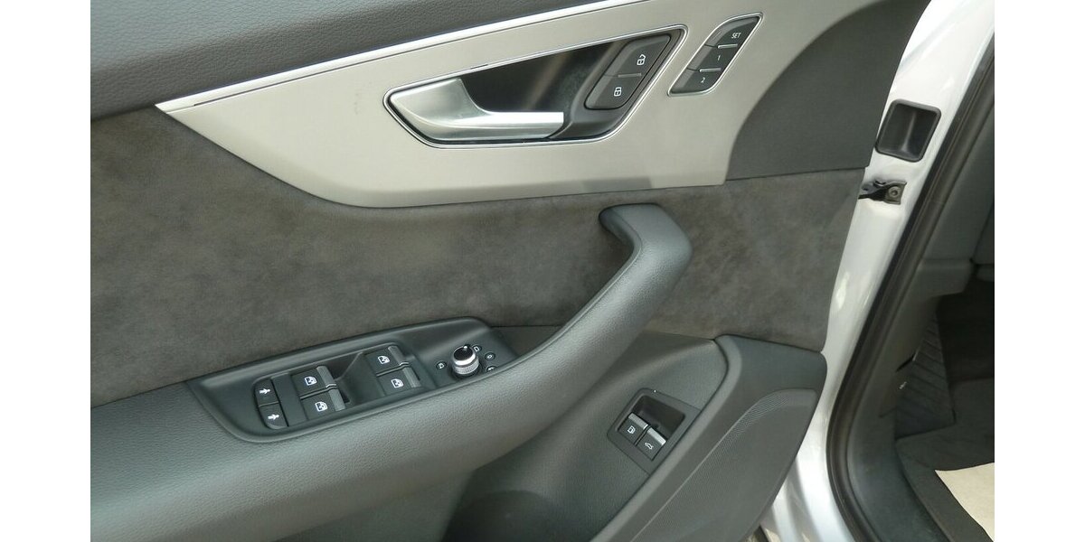 Audi Q7 55e TFSI Quattro Leder Matrix Panorama Air 170.000 km 34.900 &euro; Ratingen 40885