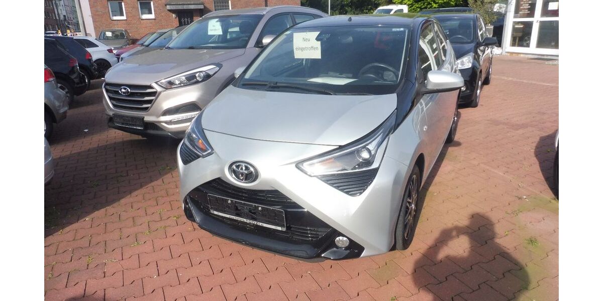 Toyota Aygo (X) 29.000 km 10.990 &euro; Oberhausen 46045