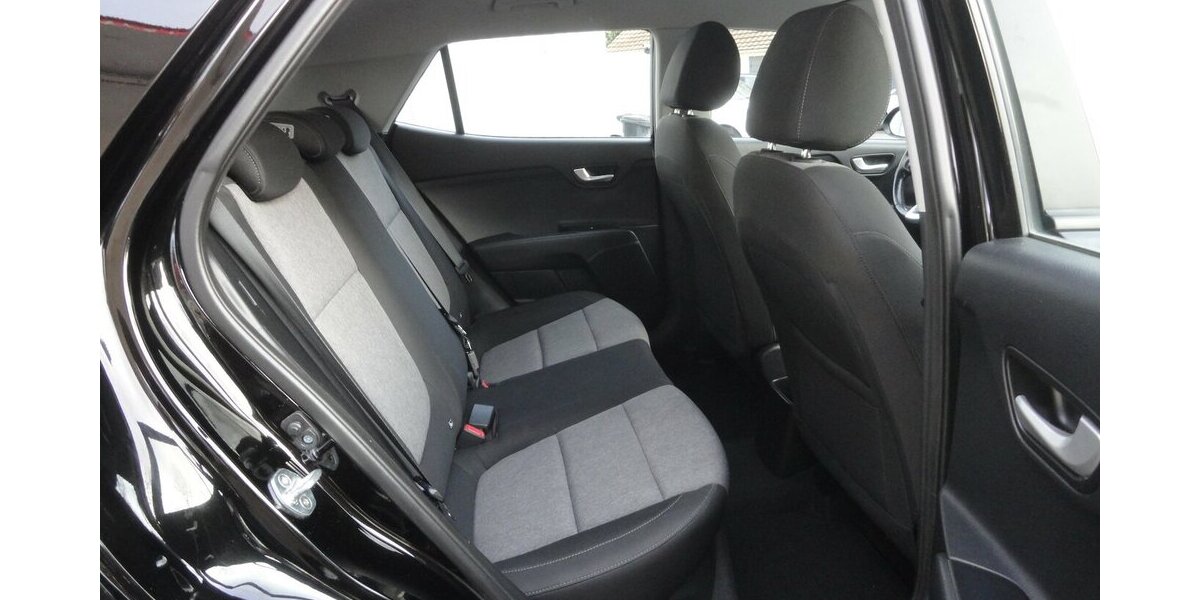 Kia Stonic 1,2 Edition7- Klima SHZ PDC Alu 33Tk,1 Hd 33.000 km 13.499 &euro; Neuss 41462