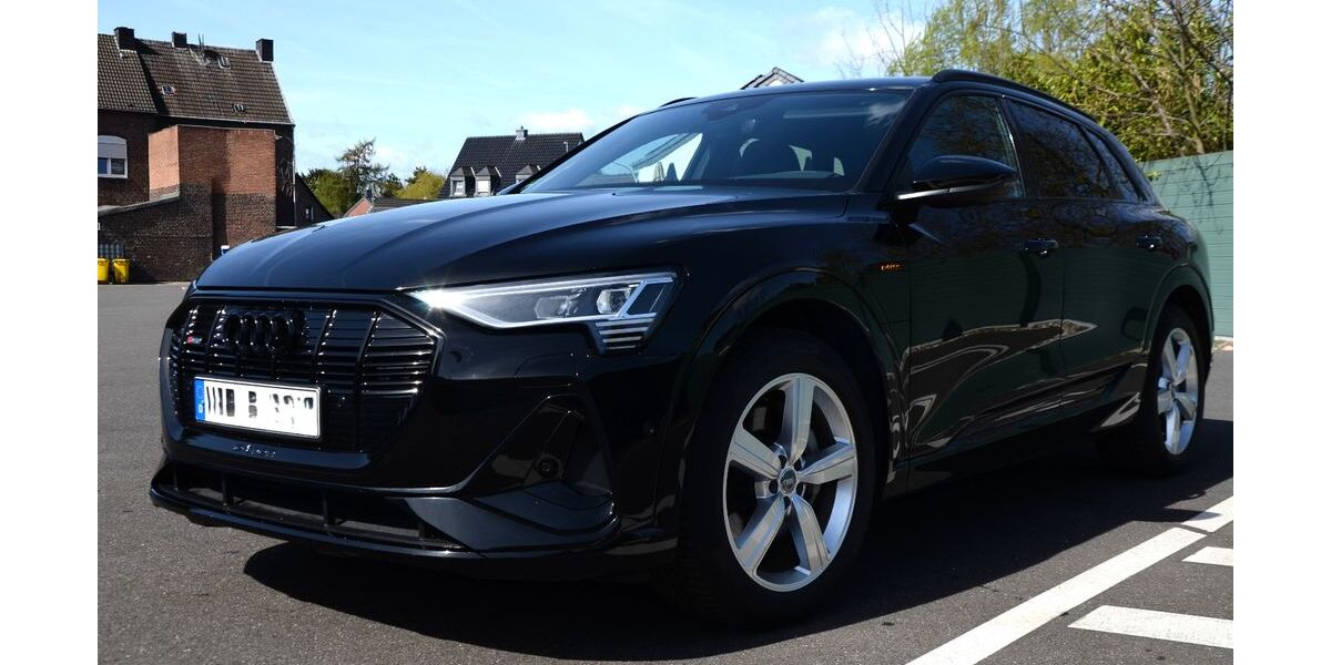 Audi e-tron 26.330 km 31.900 &euro; Willich 47877