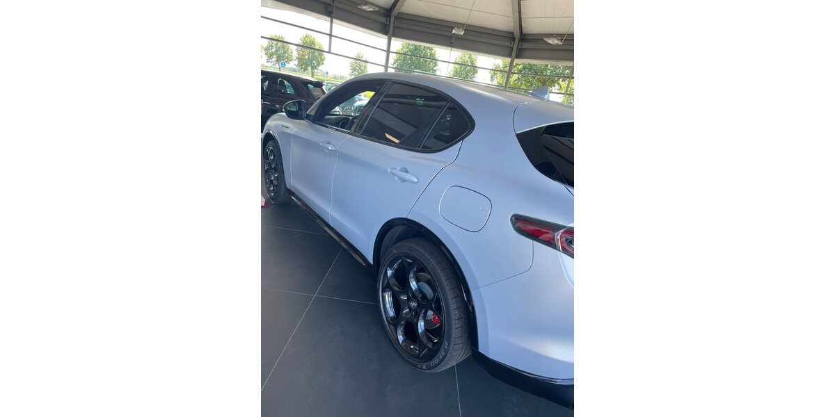 Alfa Romeo Stelvio 2.0 Turbo 16V AT8-Q4 Competizio 24.000 km 53.000 &euro; Kempen 47906