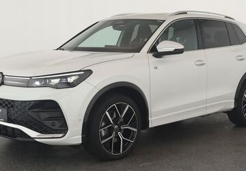 VW Tiguan 13.800 km 44.284 &euro; Düsseldorf 40233
