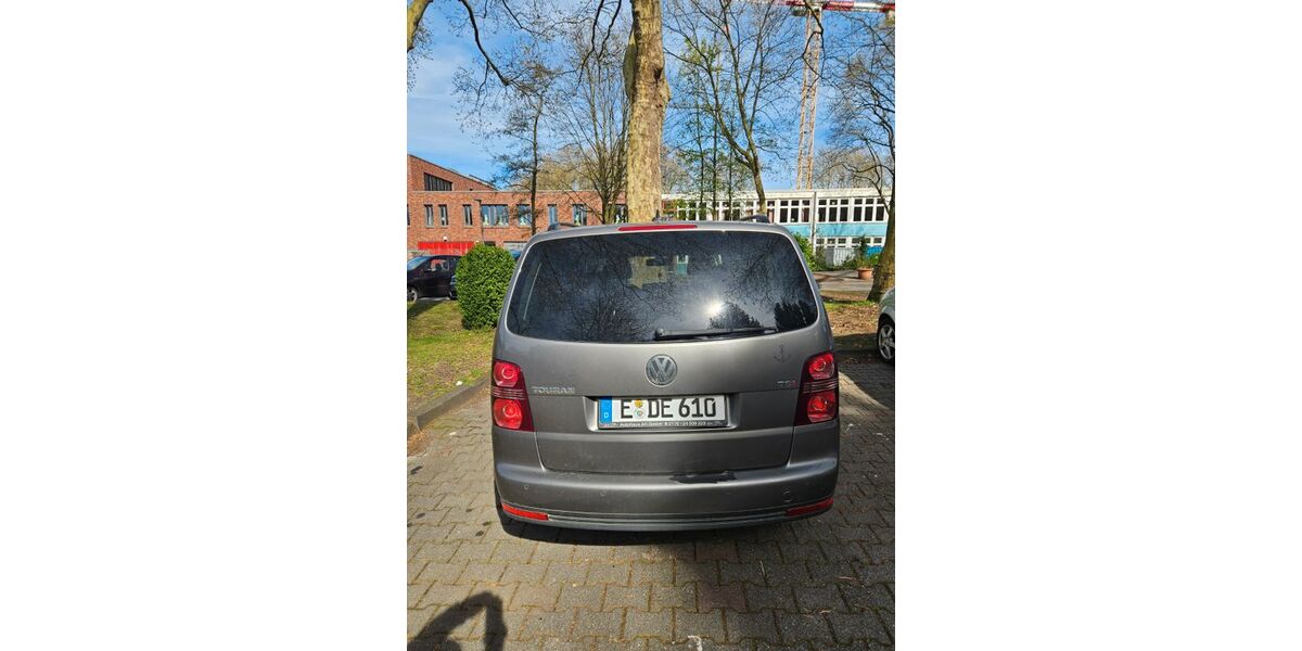 VW Touran 171.517 km 3.999 &euro; Essen 45326