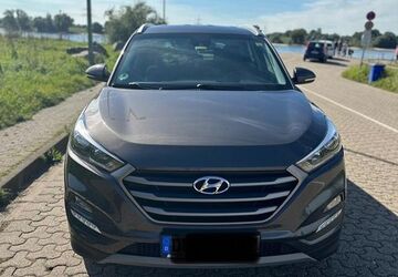 Hyundai TUCSON 123.000 km 12.700 &euro; Duisburg 47178