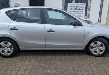 Hyundai i30 131.283 km 3.000 &euro; Düsseldorf 40472