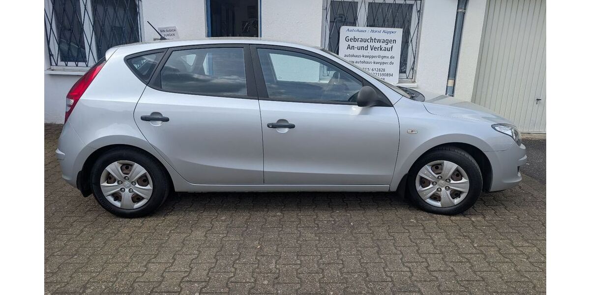 Hyundai i30 131.283 km 3.000 &euro; Düsseldorf 40472