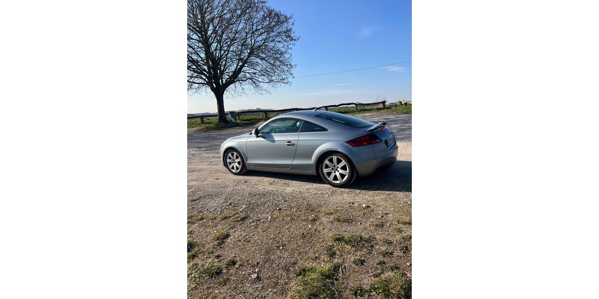 Audi TT 169.000 km 9.900 &euro; Düsseldorf 40625