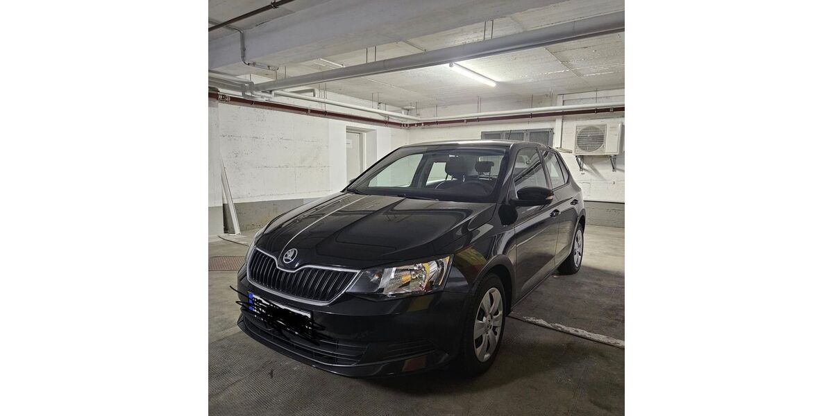 Skoda Fabia 52.200 km 8.000 &euro; Düsseldorf 40212