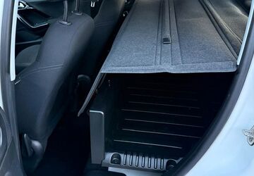 Peugeot 208 145.000 km 5.950 &euro; Düsseldorf 40237