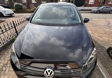 VW Golf 101.680 km 5.800 &euro; Dinslaken 46535