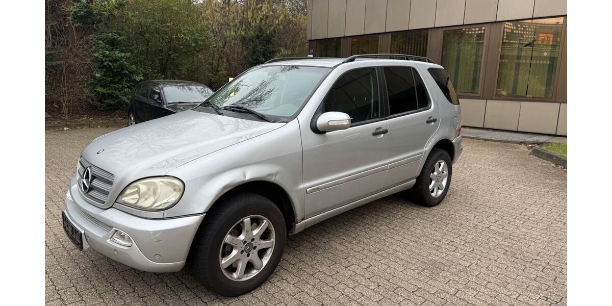 Mercedes-Benz ML 270 213.000 km 4.190 &euro; Duisburg 47058