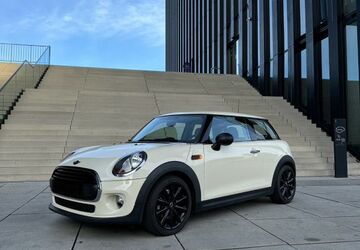 Mini ONE 55.000 km 9.500 &euro; Düsseldorf 40221