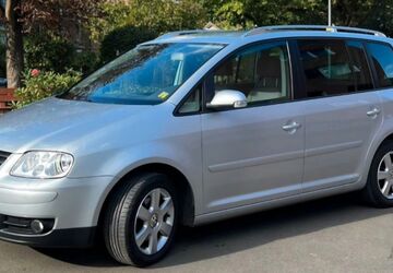 VW Touran 165.000 km 4.495 &euro; Essen 45277