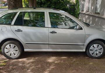 Skoda Fabia 185.000 km 1.900 &euro; Düsseldorf 40223
