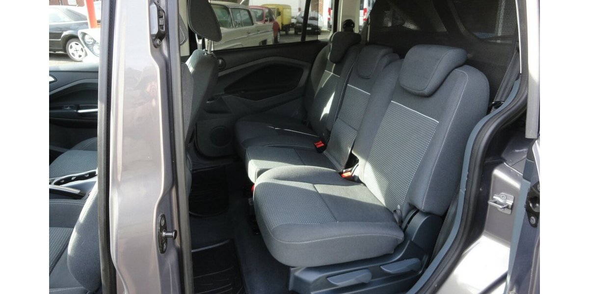 Ford Grand C-Max SYNC Edit. 1,6L/110KW Klima+SHZ+PDC 170.000 km 5.900 &euro; Neuss 41462