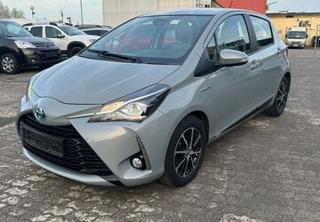 Toyota Yaris 95.000 km 10.990 &euro; Neuss 41469