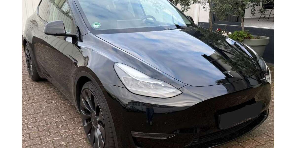 Tesla Model Y 109.589 km 33.950 &euro; Kaarst 41564