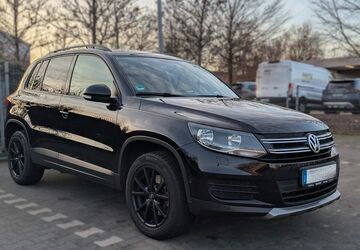 VW Tiguan 98.974 km 8.999 &euro; Düsseldorf 40235