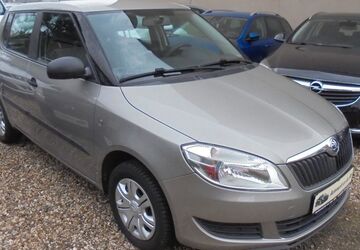 Skoda Fabia 93.000 km 4.499 &euro; Duisburg 47249