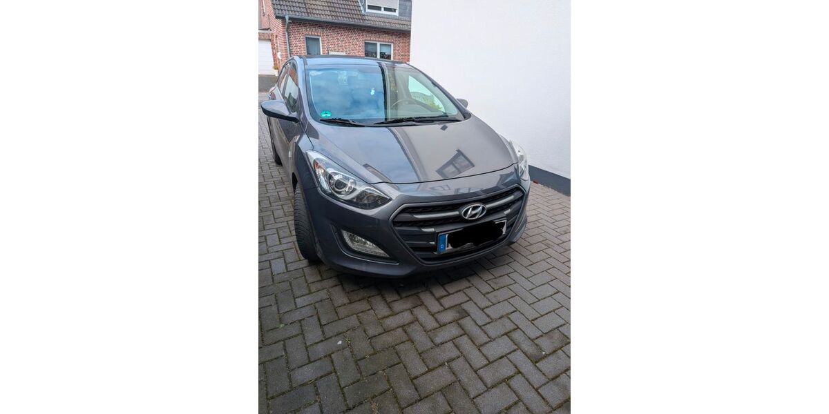 Hyundai i30 220.721 km 5.999 &euro; Krefeld 47829