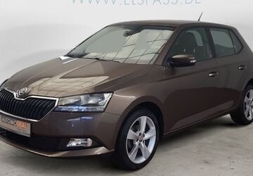 Skoda Fabia 52.572 km 11.988 &euro; Moers 47445