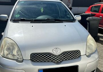 Toyota Yaris 61.000 km 4.400 &euro; Krefeld 47803