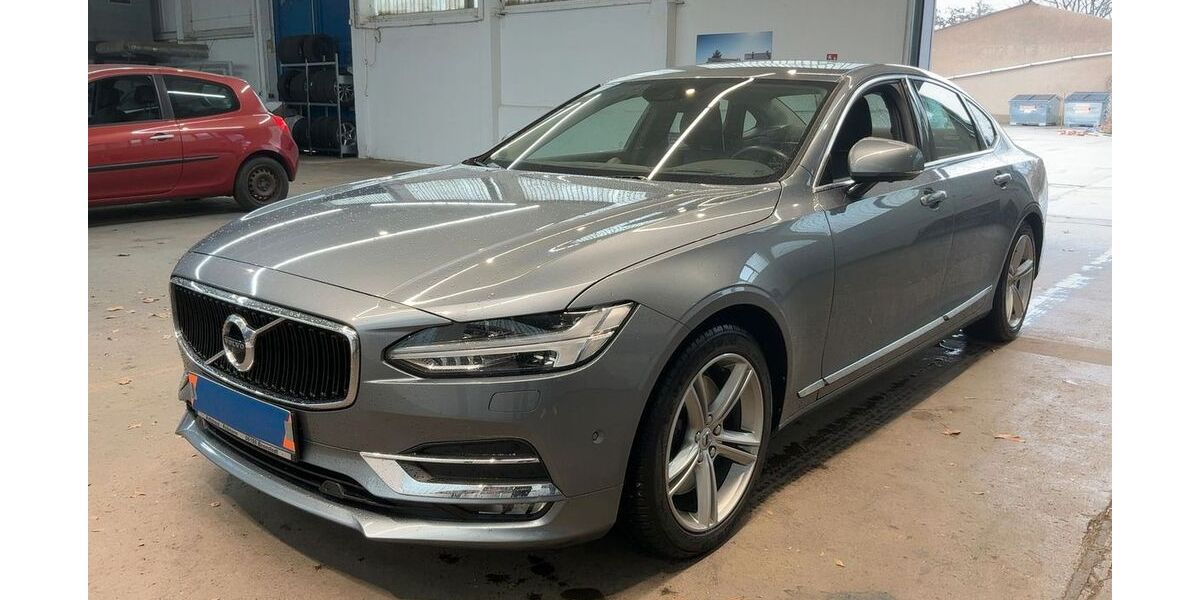 Volvo S90 91.500 km 25.900 &euro; Düsseldorf 40233