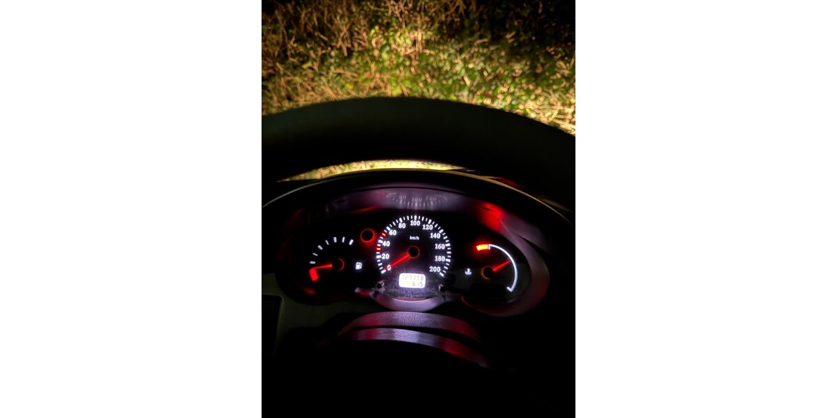 Nissan Micra 129.000 km 1.700 &euro; Krefeld 47798