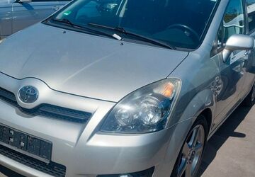 Toyota Corolla Verso 219.000 km 1.999 &euro; Moers 47441