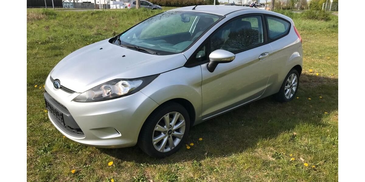 Ford Fiesta 42.995 km 4.999 &euro; Krefeld 47809