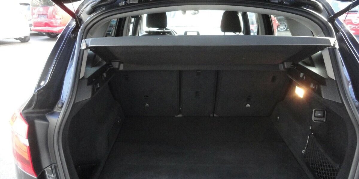 BMW 218 Active Tourer Autom Navi LED Klimatr.PDC SHZ 112.000 km 11.999 &euro; Neuss 41462