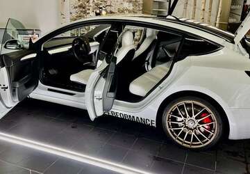 Tesla Model 3 63.111 km 29.500 &euro; Düsseldorf 40589