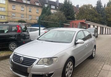 VW Passat 176.000 km 3.799 &euro; Essen 45143