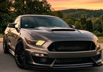 Ford Mustang 87.000 km 23.600 &euro; Moers 47445