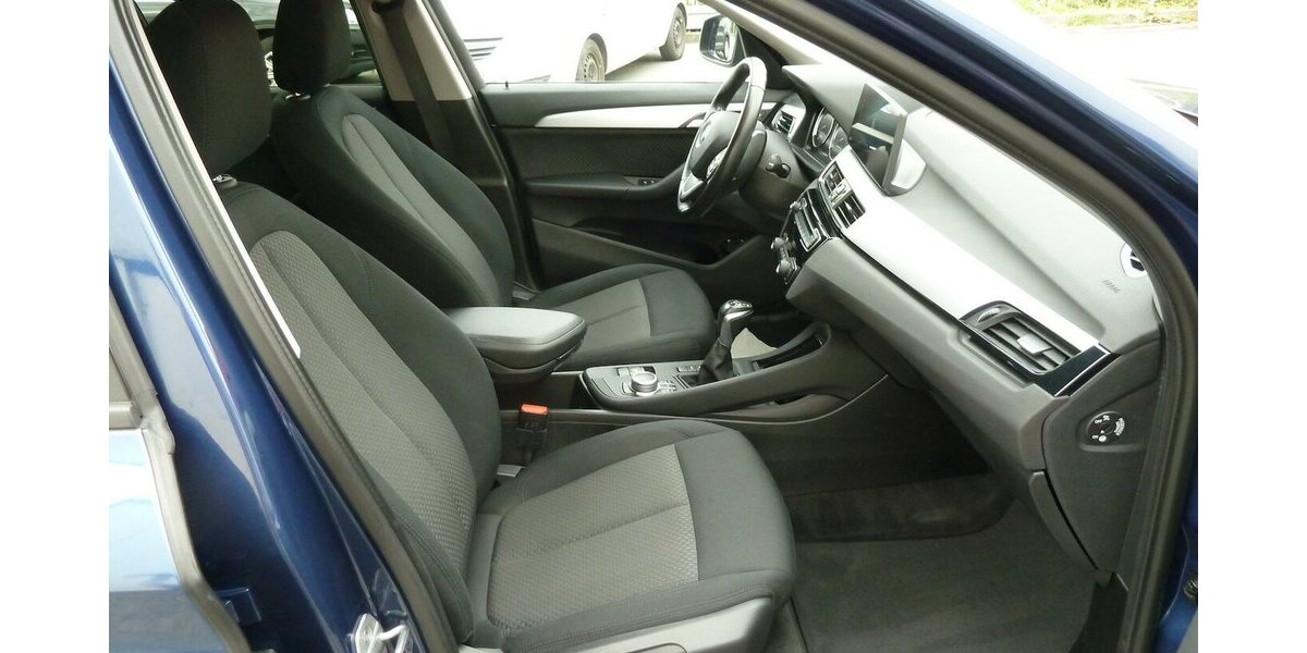 BMW X1 25e X drive Steptronic Navi Head up E-Sitze 154.000 km 16.900 &euro; Ratingen 40885