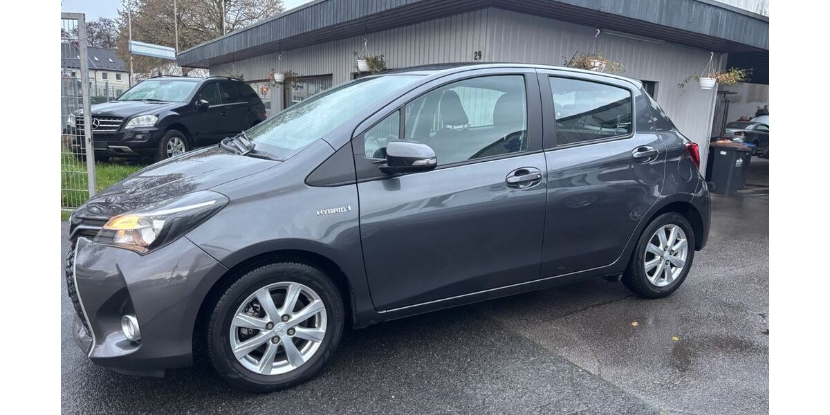 Toyota Yaris 29.200 km 9.490 &euro; Essen 45356