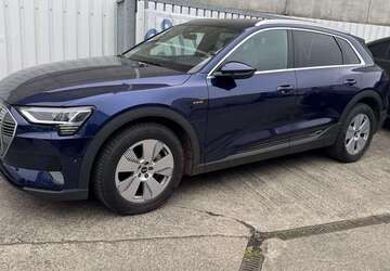 Audi e-tron 106.324 km 31.450 &euro; Krefeld 47805