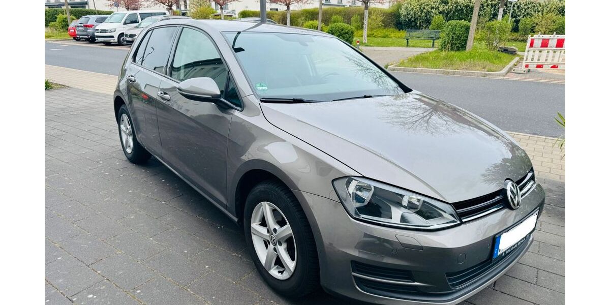 VW Golf 98.061 km 10.500 &euro; Neuss 41470