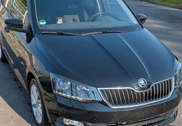 Skoda Fabia 77.000 km 9.499 &euro; Moers 47441
