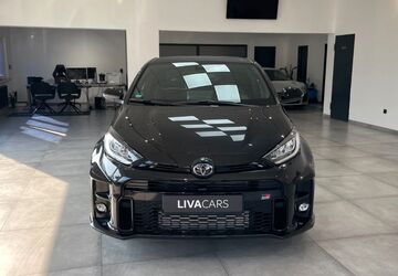 Toyota Yaris 3.806 km 42.799 &euro; Oberhausen 46049