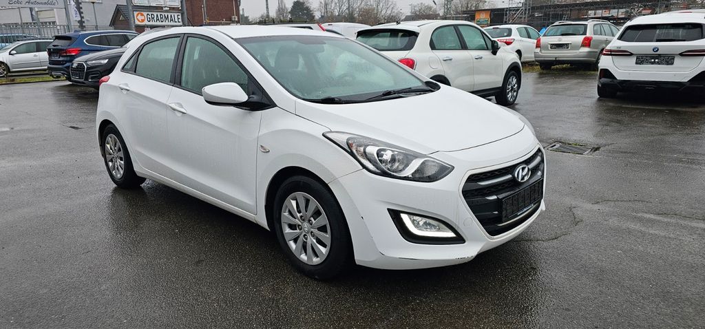 Hyundai i30 196.000 km 4.990 &euro; Neuss 41469