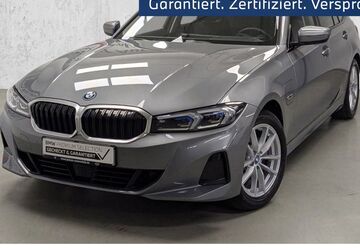 BMW 330 53.600 km 33.980 &euro; Düsseldorf 40595