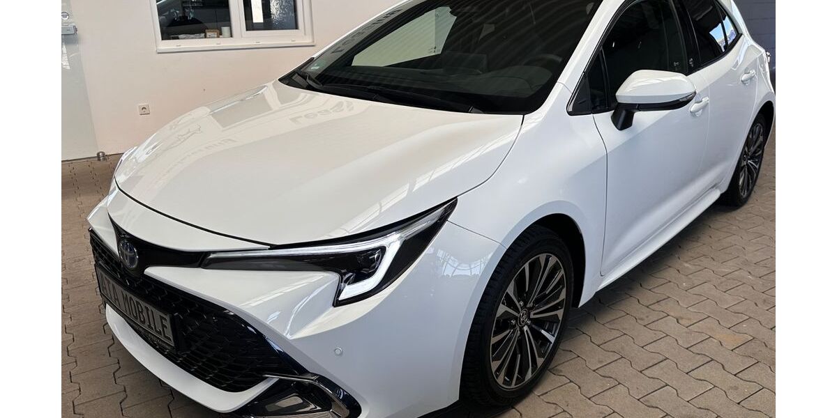 Toyota Corolla 1.450 km 27.399 &euro; Kevelaer 47623